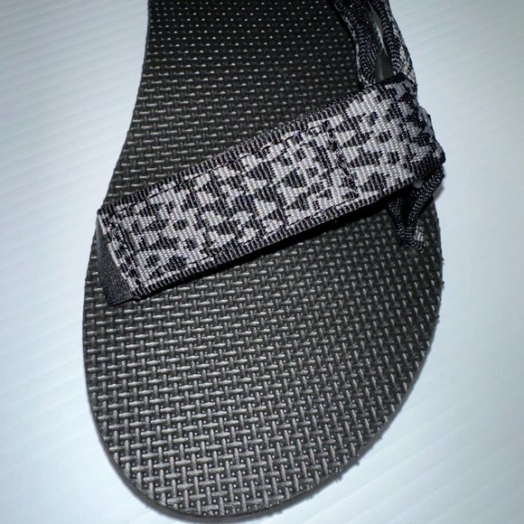 BRAND NEW - Teva Men\'s Original Universal Sandal - Etching Black - Size 8 NWT main image 4